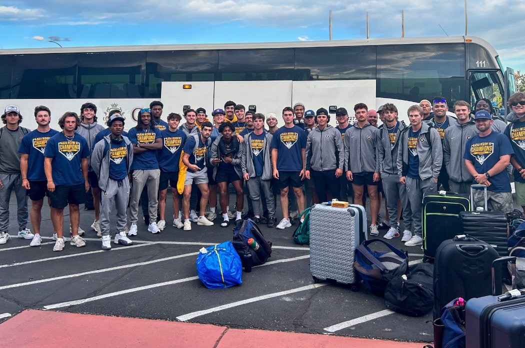 Gaston College baseball team poses for team photo after arriving in Grand Junction, Col., for the 2023 NJCAA World Series.