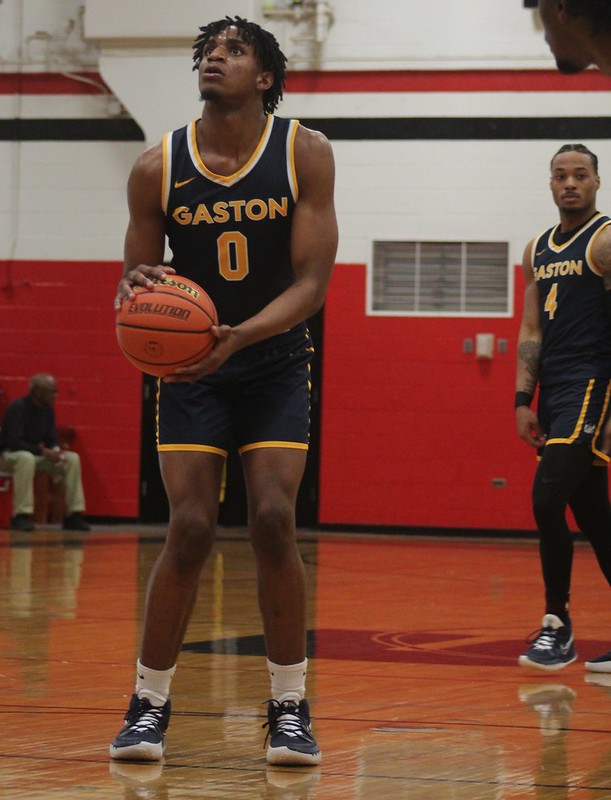 Gaston College sophomore Zavion Jackson (0) was one of four basketball players named to the fall 2021 Region 10 All-Academic team. [Calvin Craig]